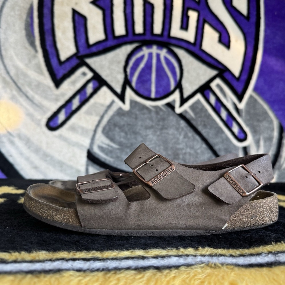 Size 42/W11/M9 - Birkenstock Milano Oiled Leather Sandal in Habana